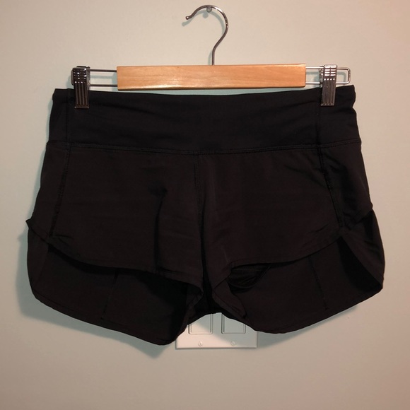 Black Lululemon Speed Up Low-Rise Short 2.5 Size 4 - Picture 1 of 3